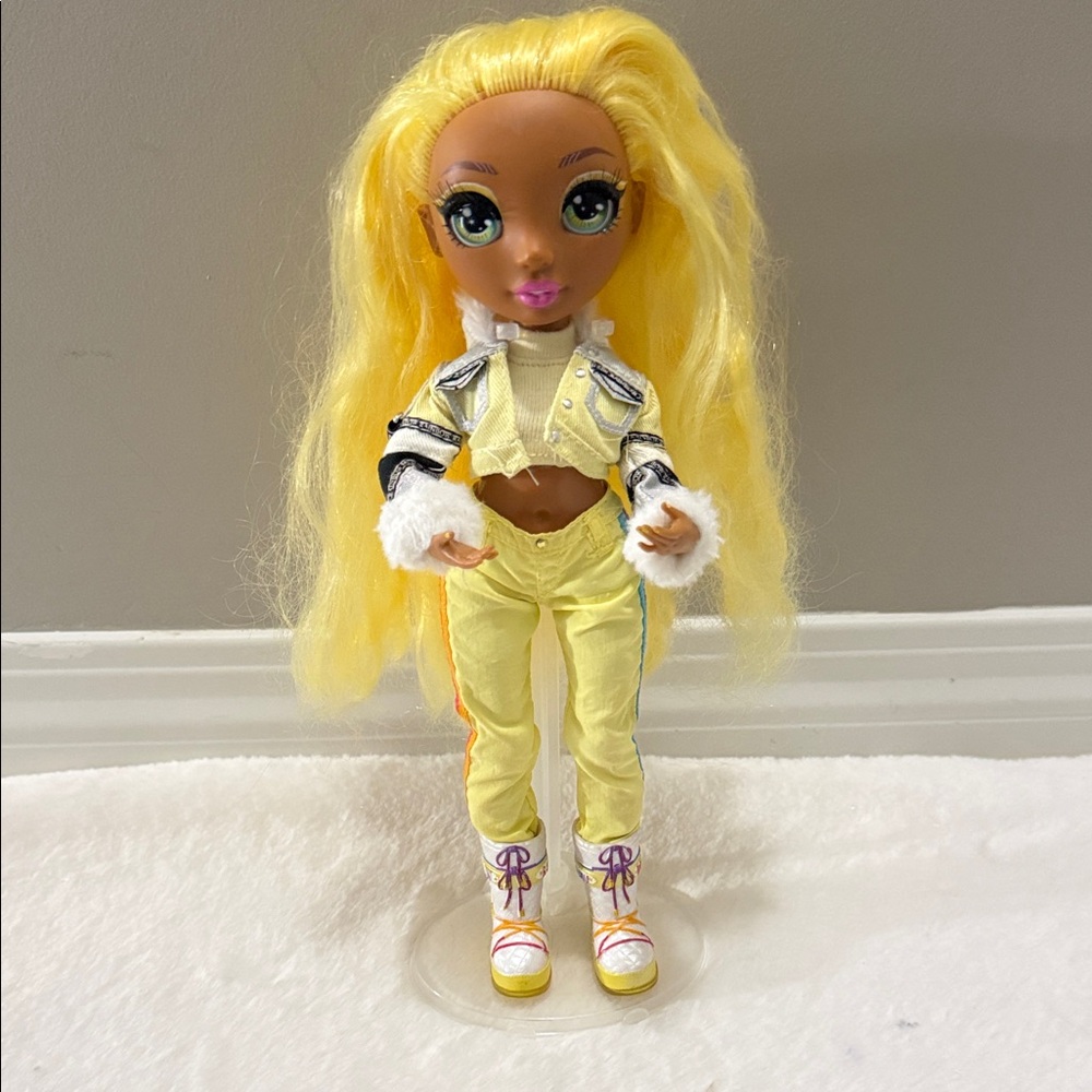 Rainbow High Winter Break Sunny Madison Doll